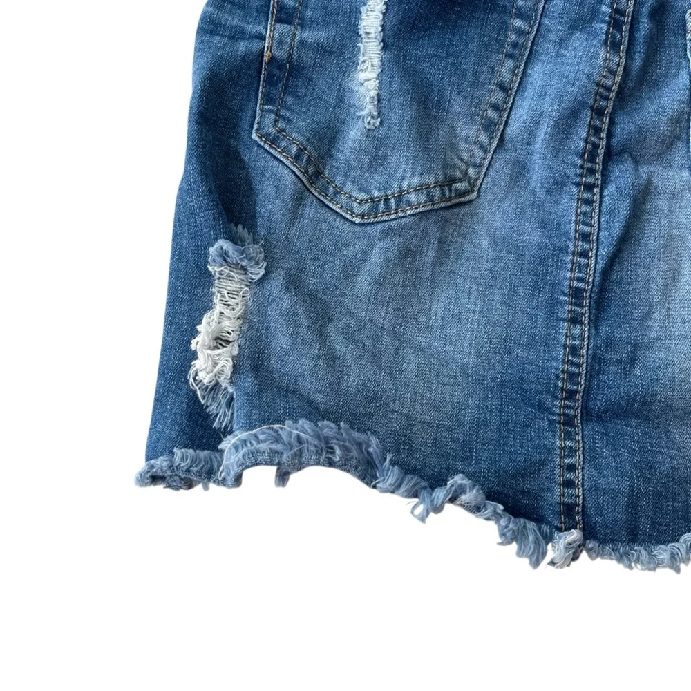 Wax Jean Women’s M Medium Wash Distressed Raw Hem Hi-Rise Mini Jean Skirt #90114